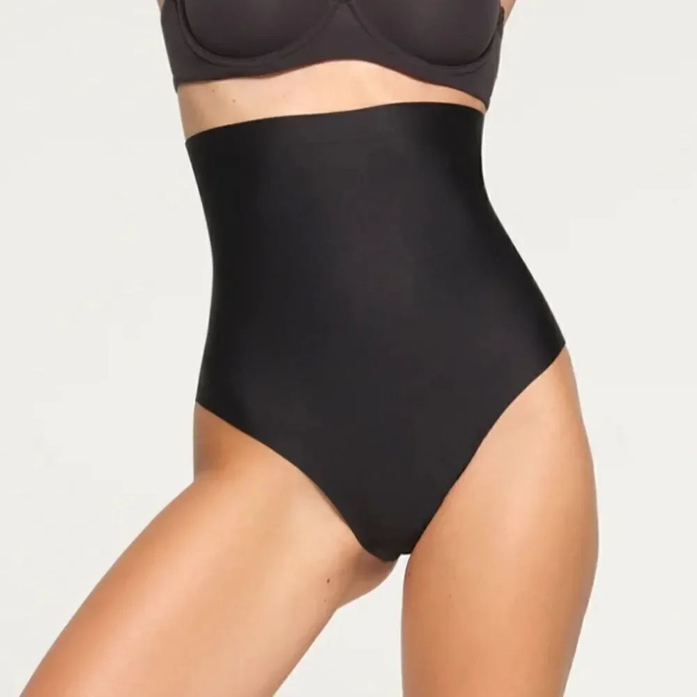 NWT SKIMS Barely There High Waisted Shaping Sculpt Thong In Onyx Black